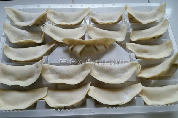 胡萝卜莲藕猪肉饺子的做法_胡萝卜莲藕猪肉饺