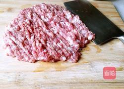 猪肉虾米白菜饺子的做法图解3