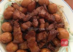 红烧肉炖鹌鹑蛋的做法图解4