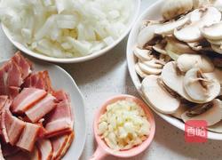 蘑菇培根白汁意面的做法图解4