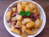 土豆块炖肉