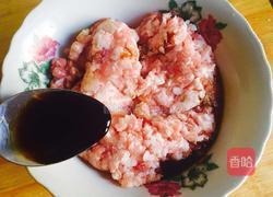 酸菜剁椒炒肉末的做法图解2