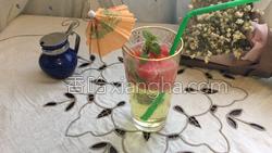 西瓜薄荷苏打水的做法图解6