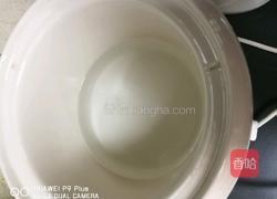 红豆薏米糖水粥的做法图解1