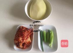 辣白菜炒土豆片的做法图解1