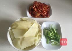 辣白菜炒土豆片的做法图解2
