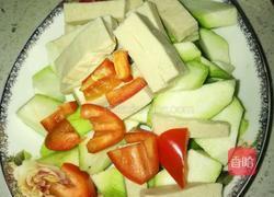 丝瓜烩千页豆腐的做法图解1