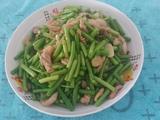 猪肉炒蒜薹