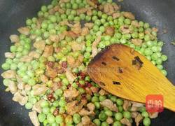 豌豆爆肉丁的做法图解5
