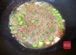 肉末酸菜炒蚕豆的做法图解6