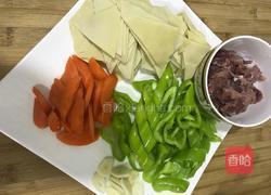 尖椒干豆腐的做法图解1