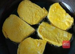 煎蛋裏馒头片的做法图解5