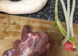 杏鲍菇炒肉的做法图解1