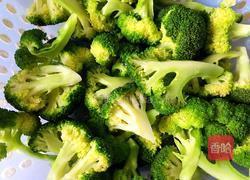 蒜茸西兰花的做法图解4