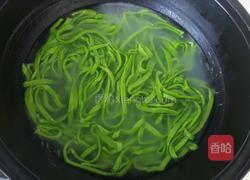 炝拌菠菜汁面的做法图解17