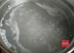 皮蛋瘦肉粥的做法图解2