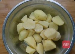土豆红烧肉闷饭的做法图解2