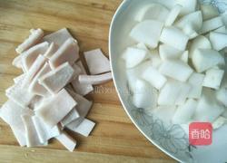肉皮炖白萝卜的做法图解1