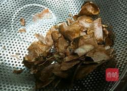 土茯苓薏米紅萝白的做法图解1