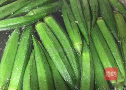 秋葵炒肉的做法图解1