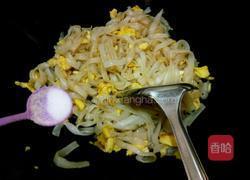 鸡蛋炒河粉的做法图解5