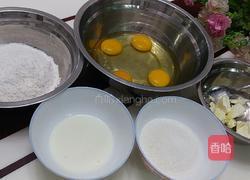 8寸奶油裱花蛋糕的做法图解1