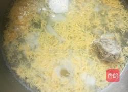 鸡蛋黄瓜肉汤的做法图解4