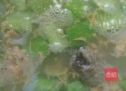 鸡蛋黄瓜肉汤的做法图解6