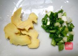 鲫鱼番茄汤的做法图解2
