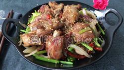在家怎么自己做干锅排骨 MjUwX2MxXzA
