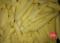 炸土豆条的做法图解2