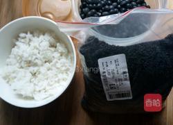 黑豆芝麻粥的做法图解1