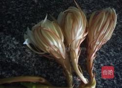 昙花瘦肉汤的做法图解3