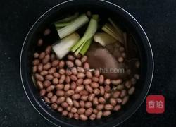 卤肘子的做法图解3
