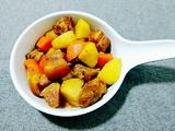 土豆胡萝卜炖五花肉