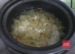 桃胶银耳羹的做法图解3