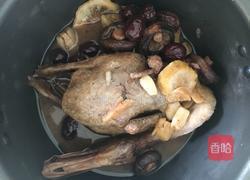 菇枣柠檬鸭的做法图解2