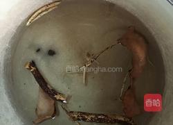 龙骨牛奶根汤的做法图解2