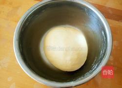 意面酱料抱蛋披萨 的做法图解3