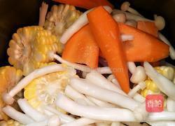 玉米萝卜瘦肉汤的做法图解4