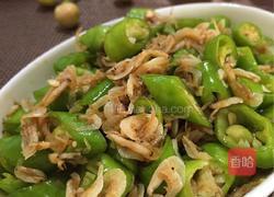 蚝油杭椒拌虾皮的做法图解1