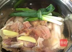 当归黄芪炖鸡的做法图解2