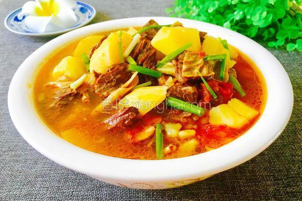 土豆西红柿炖牛肉最正宗做法 NjAwX2MxXzQwMA