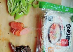 腊味炒面的做法图解1
