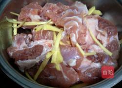 酸甜排骨的做法图解1