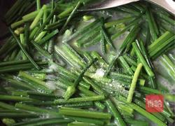 鱿鱼炒韭苔的做法图解22