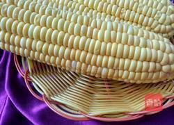 水煮玉米的做法图解1