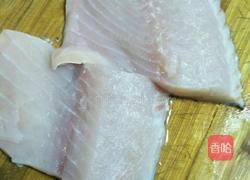 青瓜溜鱼片的做法图解1