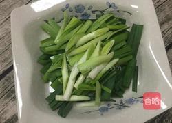 青蒜啤酒鸭的做法图解2