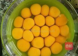 糖醋鹌鹑蛋的做法图解1